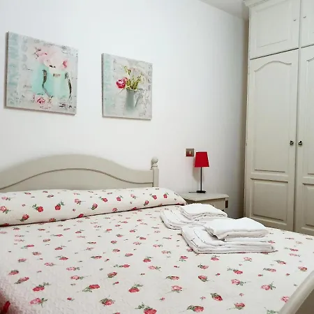 Le Sunrise - A 350 Mt Dal Mare E Con Giardino Privato アパート カーラ・リベロット